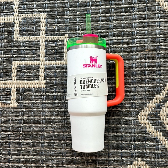 Neon summer Stanley - Picture 1 of 3